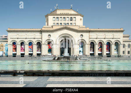La Galerie nationale d'art et d'histoire Musée sur la place de la République à Erevan, la capitale de l'Arménie. Banque D'Images