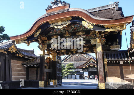 Porte du palais impérial de Kyoto Banque D'Images