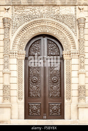 Portes de la mosquée Juma (Cümə Məscidi) dans la vieille ville de Bakou, capitale de l'Azerbaïdjan. Banque D'Images