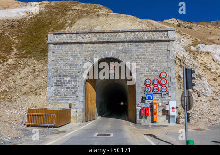 Tunnel au Col du Galibier col de montagne, France Banque D'Images