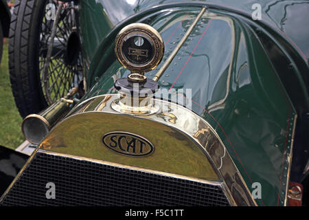 Logo sur l'avant de calandre de 1932 Tourer Scat classic car Banque D'Images