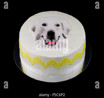 L Un Blanc Gateau Decore Avec Une Tete De Chien Photo Stock Alamy