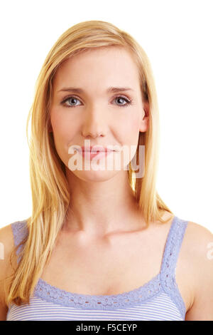 Young happy blonde woman smiling dans l'appareil photo Banque D'Images