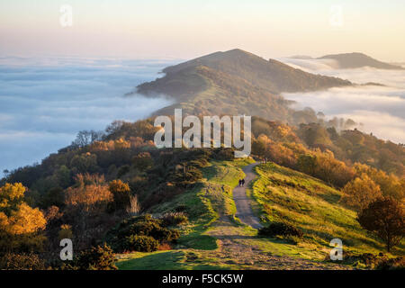 Collines de Malvern, Royaume-Uni. 06Th Nov, 2015. Le Malvern hills se dorer sous le soleil le dimanche 1er novembre le jour de novembre le plus chaud depuis 70 ans Crédit : Richard Sheppard/Alamy Live News Banque D'Images