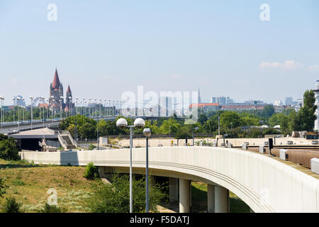 Métro Gare de chemin de fer dans la ville de Vienne Banque D'Images