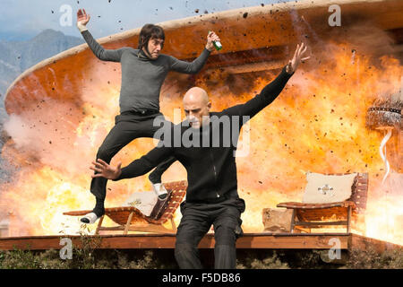 Les frères GRIMSBY 2016 Sony Pictures film avec Sacha Baron Cohen à gauche et Mark Strong Banque D'Images