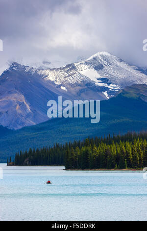 Lac Maligne dans le PN Jasper, Alberta, Canada Banque D'Images