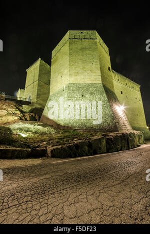 Juan Fernandez de Heredia palais fortifié par nuit. Mora de Rubielos, Comarca de Gudar-Javalambre, Teruel, Aragon, Espagne Banque D'Images