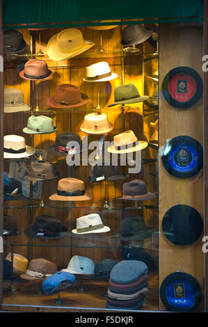 Chapeau traditionnel Sombrereria shop à Barcelone Catalogne Espagne ES Banque D'Images