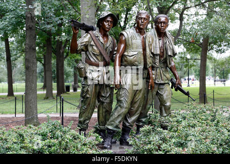 "Les trois soldats" statue (par Frederick Hart), Vietnam Veterans Memorial, Washington, District de Columbia USA Banque D'Images