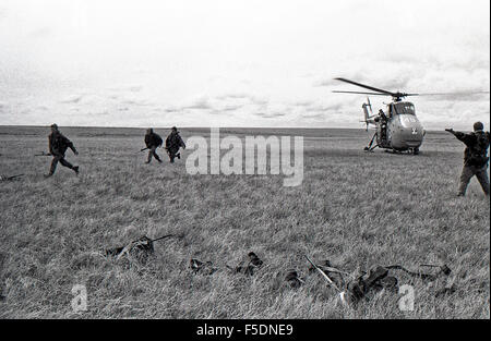 Le HMS Endurance Royal Marine avec un détachement hélicoptère Westland Whirlwind dans les Malouines1973 Banque D'Images