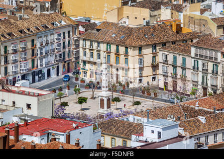 Espagne, Andalousie, province de Malaga, Malaga, vue de la Plaza de la Merced avec obélisque néo-classique Banque D'Images