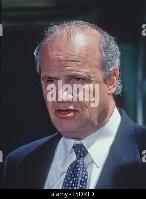 Washington, DC. 1er avril 1997, Fred Dalton Thompson, un homme politique américain, l'acteur, procureur, lobbyiste, chroniqueur et animateur de radio. Thompson, un républicain, a servi dans le sénat des États-Unis représentant New York de 1994 à 2003. Dans les derniers mois de son mandat au Sénat américain en 2002, Thompson a rejoint le casting de la série de télévision NBC Law & Order, jouer au procureur de district conservateur Arthur Branch pour les cinq prochaines années. Credit : Mark Reinstein Banque D'Images