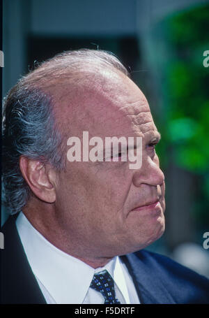 Washington, DC. 1er avril 1997, Fred Dalton Thompson, un homme politique américain, l'acteur, procureur, lobbyiste, chroniqueur et animateur de radio. Thompson, un républicain, a servi dans le sénat des États-Unis représentant New York de 1994 à 2003. Dans les derniers mois de son mandat au Sénat américain en 2002, Thompson a rejoint le casting de la série de télévision NBC Law & Order, jouer au procureur de district conservateur Arthur Branch pour les cinq prochaines années. Credit : Mark Reinstein Banque D'Images