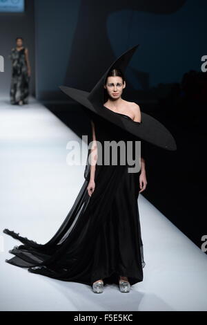 Beijing, Beijing, Chine, du RCS. 26Th Oct, 2015. Beijing, Chine - le 26 octobre 2015 : (usage éditorial uniquement. Chine OUT) ECHO CHEN voir S/S 2016 China Fashion Week. © SIPA Asie/ZUMA/Alamy Fil Live News Banque D'Images