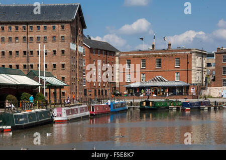 Gloucester Docks historiques, bateaux étroits, Soldats Museum, Gloucester, Gloucestershire, Angleterre, Royaume-Uni, Europe Banque D'Images