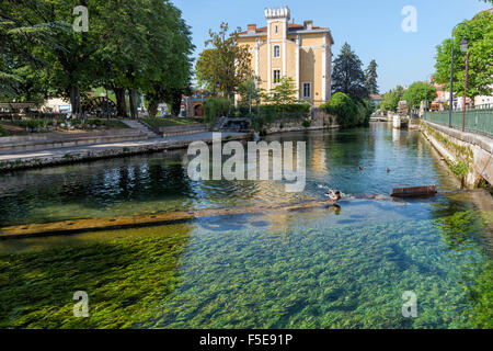 Cours d'eau, L'Isle sur la Sorgue, Vaucluse, Provence Alpes Cote d'Azur, France, Europe Banque D'Images