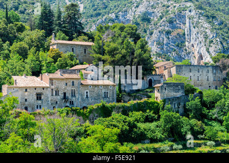 Village médiéval d'Oppède le Vieux, Vaucluse, Provence Alpes Cote d'Azur, France, Europe Banque D'Images