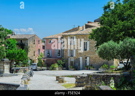 Village médiéval d'Oppède le Vieux, Vaucluse, Provence Alpes Cote d'Azur, France, Europe Banque D'Images