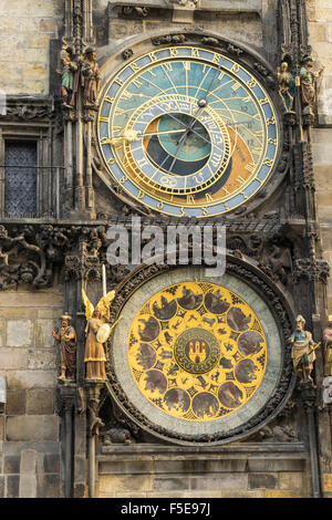 L'horloge astronomique, l'Ancien hôtel de ville, site du patrimoine mondial de l'UNESCO, Prague, République Tchèque, Europe Banque D'Images