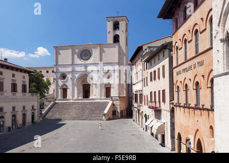 Piazza del Popolo, Duomo Cathédrale Santa Maria, Todi, Pérouse, Ombrie, Italie de district, de l'Europe Banque D'Images