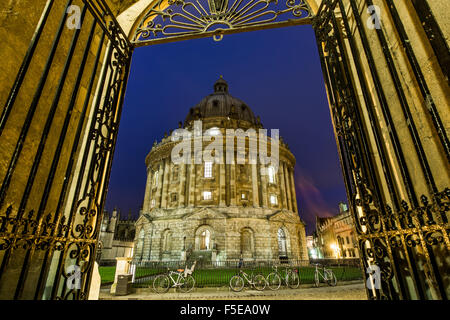 Radcliffe Camera La nuit, Oxford, Oxfordshire, Angleterre, Royaume-Uni, Europe Banque D'Images