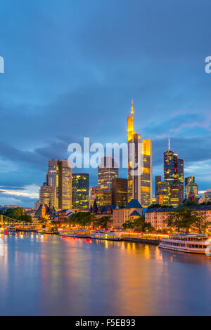 Ville d'horizon de l'autre main, Frankfurt am Main, Hesse, Germany, Europe Banque D'Images