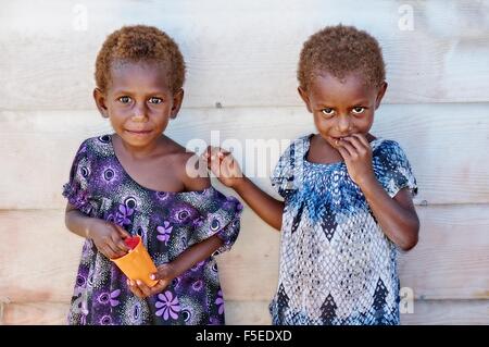 Les enfants autochtones de l'île de Rabaul PNG Matupit Banque D'Images