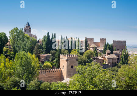 Palais de l'Alhambra depuis les jardins du Generalife, Grenade, Andalousie, Andalousie, Espagne, Europe Banque D'Images