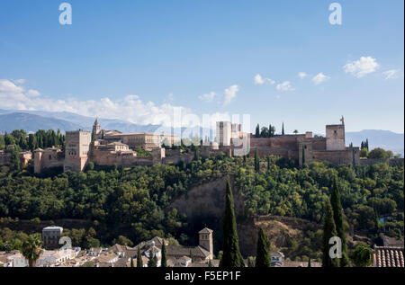 Palais de l'Alhambra, dans la ville antique de Grenade en Andalousie, Espagne, Europe Banque D'Images