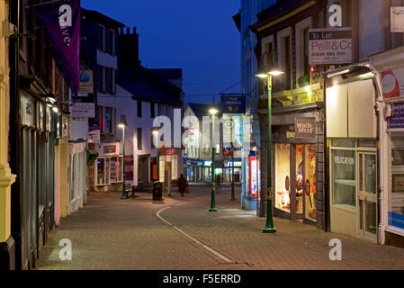 Finkle Street at night, Kendal, Cumbria, Angleterre, Royaume-Uni Banque D'Images