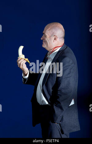 Un portrait de Colm Toibin dans l'Edinburgh International Book Festival 2012 est situé à Charlotte Square Gardens. Par Pic Pako Banque D'Images