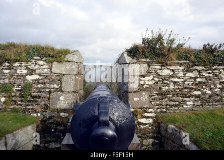 Le Château de Pendennis est l'une des plus belles forteresses du puissant construit par Henry VIII à défendre le pays contre l'invasion. Banque D'Images