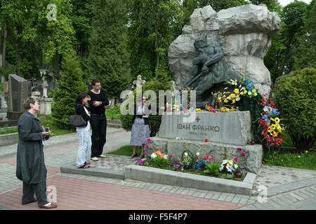 Lviv, Ukraine, la tombe d'Ivan Franko au Lychakiv Cemetery Banque D'Images