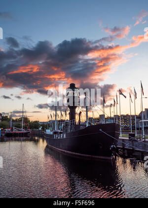 Le mépris est un bateau-phare en ce moment lightvessel ancrée dans la marina de Hull dans la ville de Kingston Upon Hull, dans le Yorkshire Banque D'Images