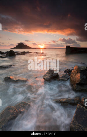 St Michael's Mount ; à partir de Cornwall Marazion, UK Banque D'Images