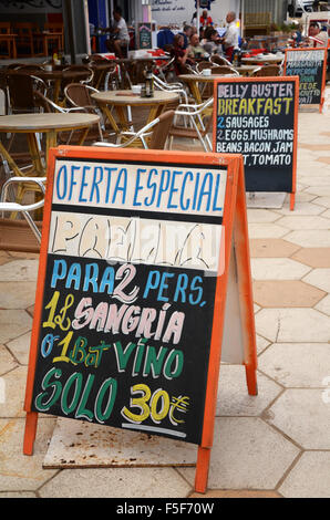 Restaurant menu à Figueretas, Ibiza, Espagne Banque D'Images