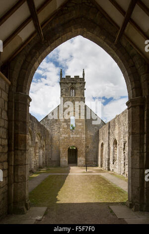 Les ruines de l'église de St Martin, Wharram Percy village médiéval déserté, English Channel au sud de Malton Banque D'Images