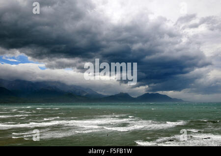 L'approche de tempête Kaikoura, île du Sud, Nouvelle-Zélande Banque D'Images