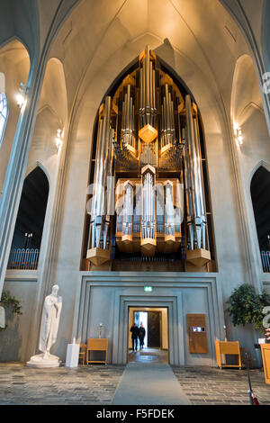 Orgue à tuyaux à l'intérieur de la cathédrale Hallgrimskirkja, Reykjavik Banque D'Images