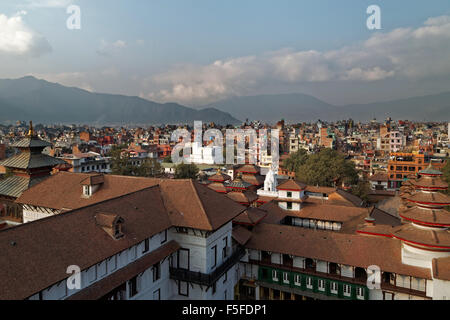 Vue sur le toit de Lalitpur, Katmandou avant le séisme a endommagé de nombreux bâtiments en 2015 Banque D'Images