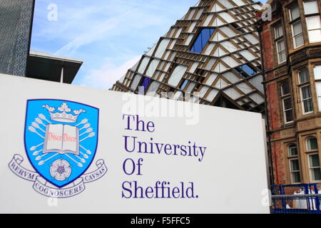 Le bâtiment diamant ; un établissement d'enseignement de l'Université de Sheffield, le centre-ville de Sheffield, Yorkshire Angleterre UK Banque D'Images