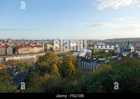 Ponts sur la rivière Vltava, vues du Mont Letná, Prague, République Tchèque Banque D'Images