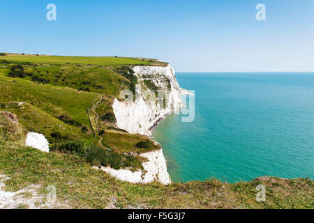 White Cliffs of Dover sur une journée ensoleillée Banque D'Images