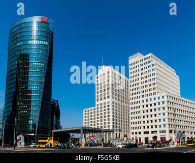 Postdamer Platz à Berlin gratte-ciel Banque D'Images