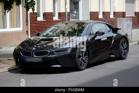 Ein BMW i8 Porsche 906/910, Berlin. Banque D'Images