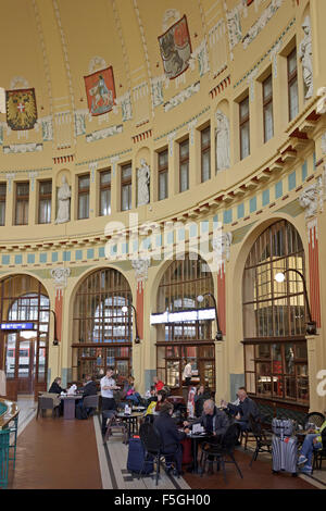 Hall de l'Art Nouveau, la gare centrale, Prague, République Tchèque Banque D'Images