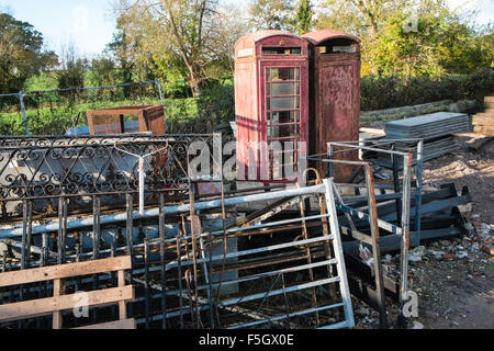 Des cabines téléphoniques.Wells,cour,remise en état,le recyclage,Somerset, Angleterre, Banque D'Images