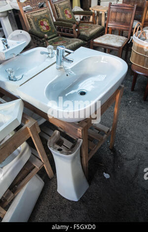 Les puits. Remise en état des puits,cour,recyclage,Somerset,,, Banque D'Images