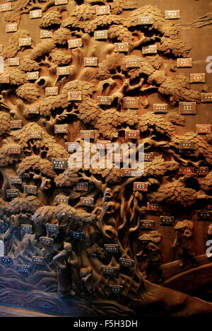 Arbre sculpté relief basse, Ho Chi Minh City, Vietnam, Asie Banque D'Images